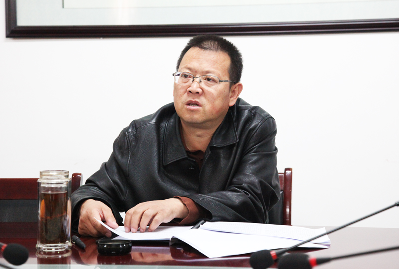 苟海龙：深入学习宣传 抓好贯彻落实 争做守纪楷模