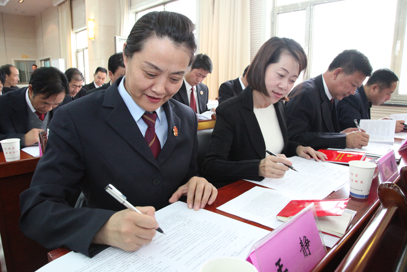 苟海龙:增强党章意识 落实主体责任 恪守纪律规矩