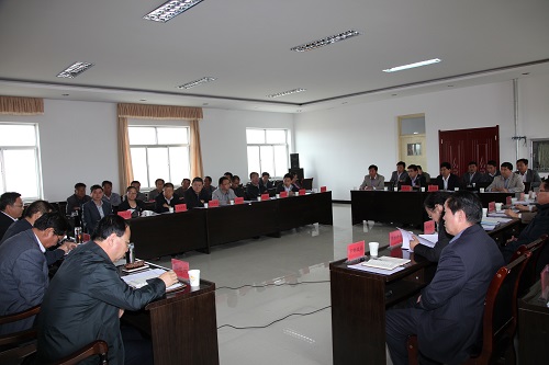 苟海龙在民乐县永固镇召开扶贫工作现场推进会