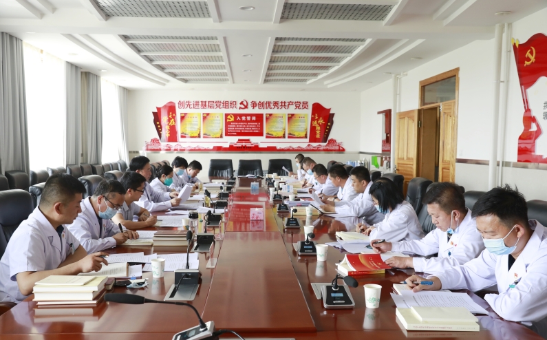 市纪委监委派驻市卫健委纪检监察组负责人对市中医医院新入职干部开展廉政谈话.jpg