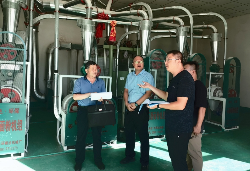 高台县纪委监委工作人员深入镇村开展乡村振兴衔接资金项目运营情况督查_副本.jpg