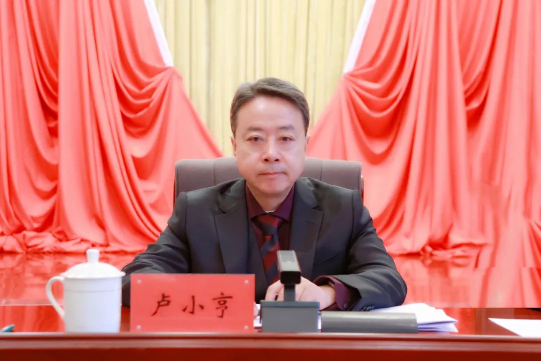 卢书记特写_l.jpg