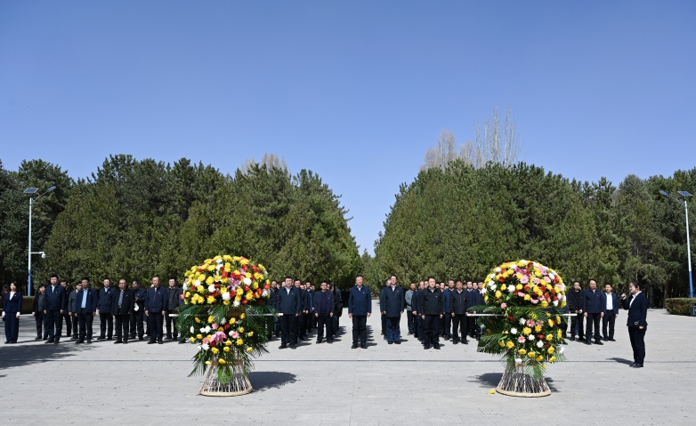 1775547850125984.jpg 花篮正面合照_副本-795.jpg