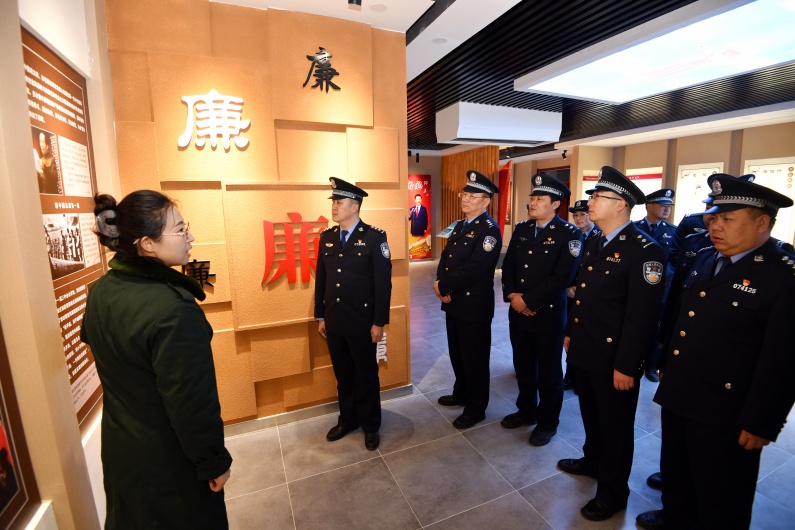 _data_home_UOS_马良德2026_景书记署名文章   图片   信息_3月 党的建设杂志_景书记署名文章和配图  报省纪委监委宣传部_张掖市临泽县公安局组织党员民警辅警到廉政教育馆开展沉浸式警示教育活动  安学海  摄_副本.jpg